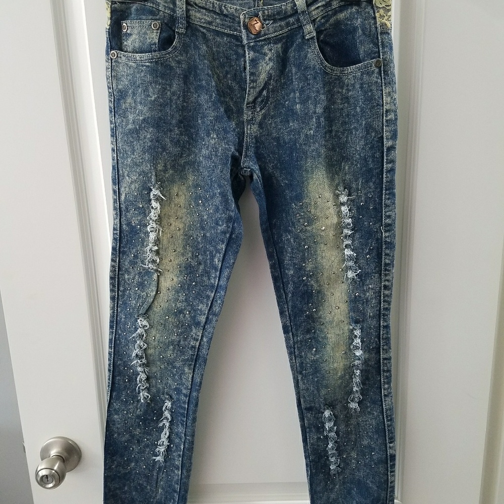 Comfortable distressed jeans